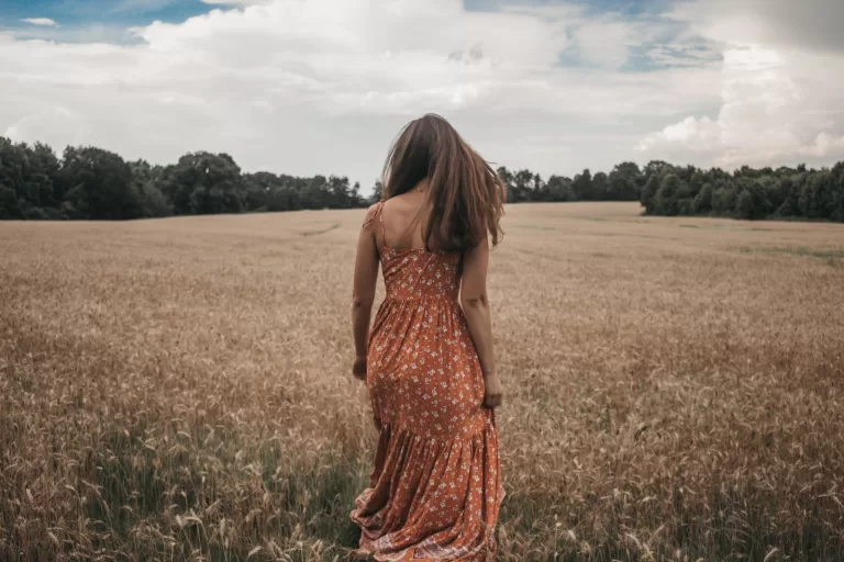 How to Say “Pretty” in Spanish Slang + Examples