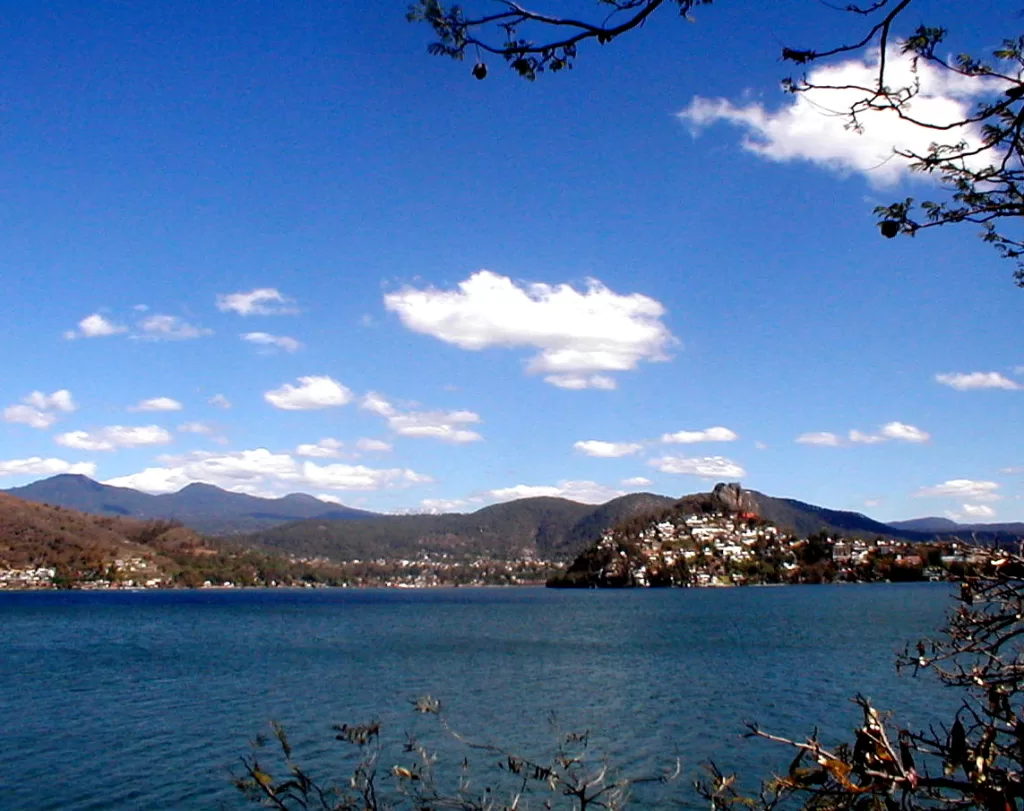 Valle de Bravo lake