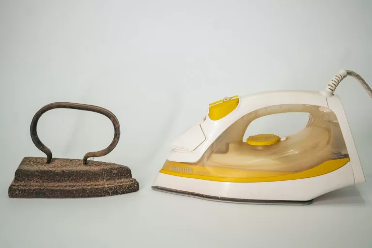 Travel Iron: Ultimate Guide to the Best of Your Needs